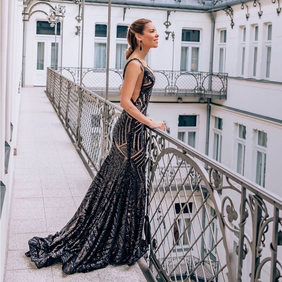 I’m Ryan. Selling luxury items from my photo shoots. All authentic w papers etc. - Picture 3 of 7